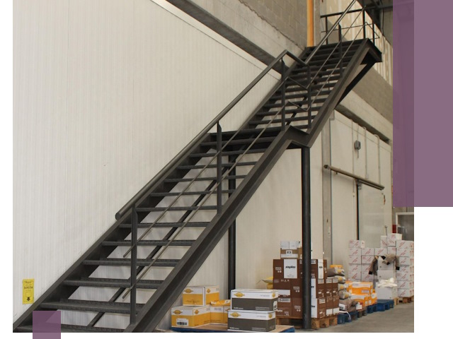 Лестницы для производства в Калуге — изготовление и монтаж