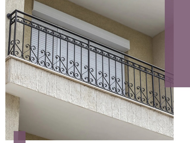 Балконные ограждения из металла и стекла в Калуге для домов