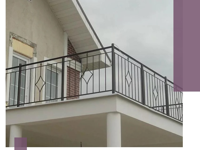 Изготовление балконных ограждений в Калуге из металла и стекла