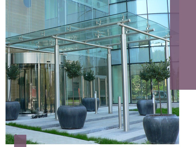 Навесы из стекла на заказ в Калуге — монтаж и установка