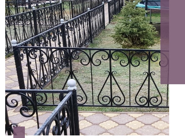 Кованые газонные ограждения под ключ в Калуге